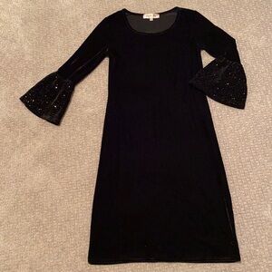 5 for $25 Magnolia Skye velvet‎ bell sleeve dress bodycon